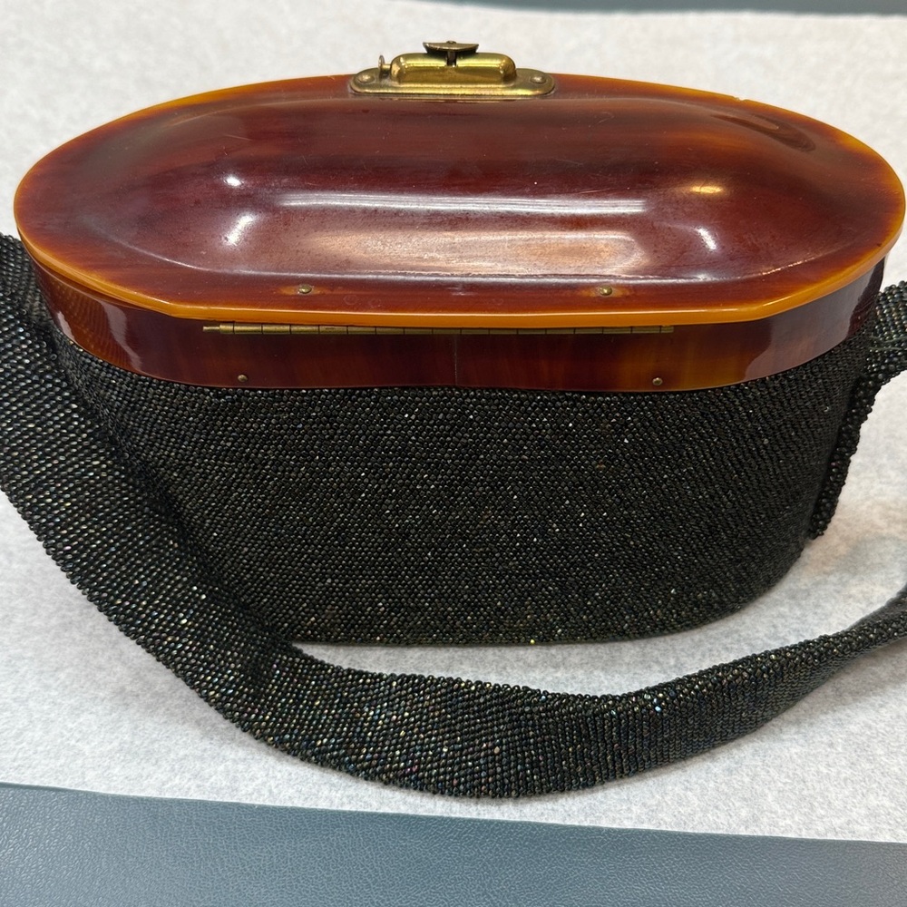 Vintage Bakelite box purse - Picture 5 of 15